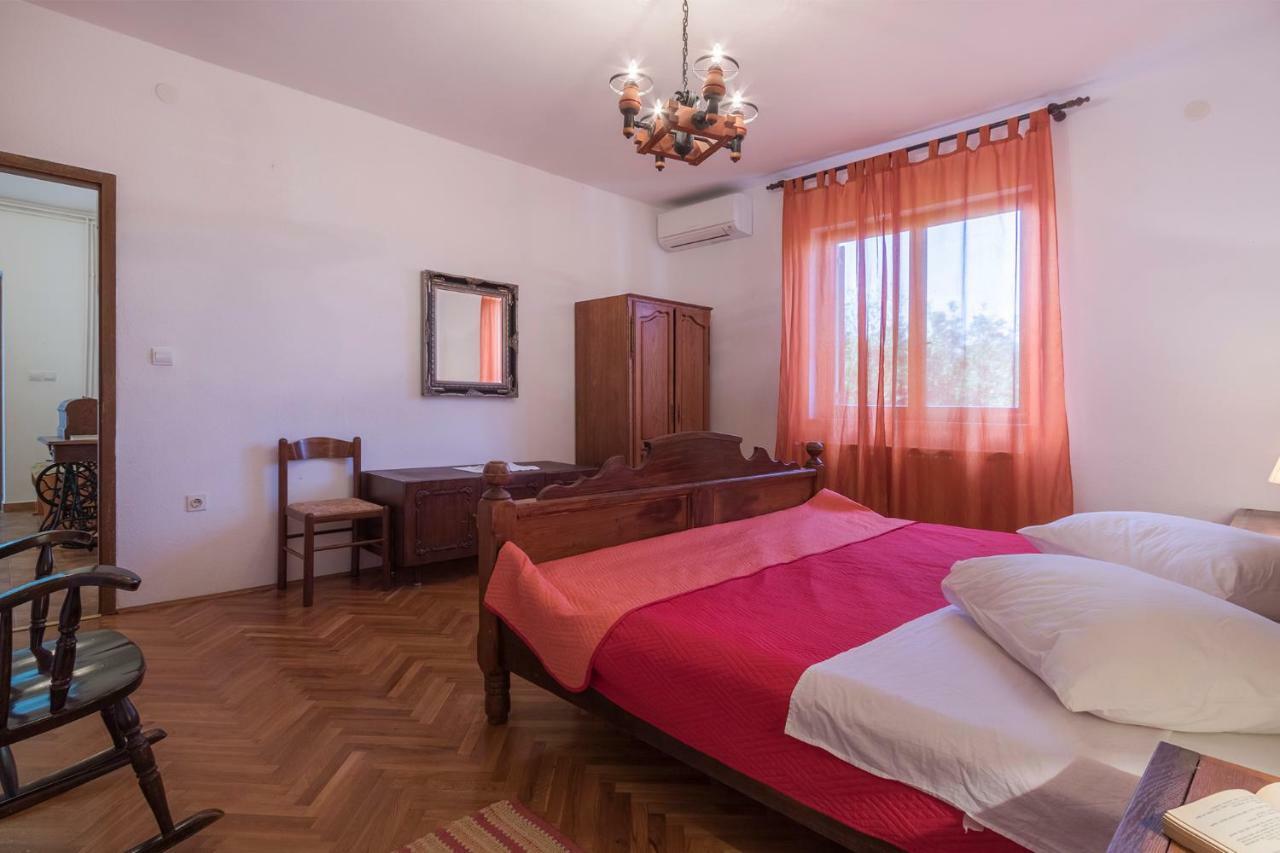 Vila Lokvanj Ližnjan Exteriör bild