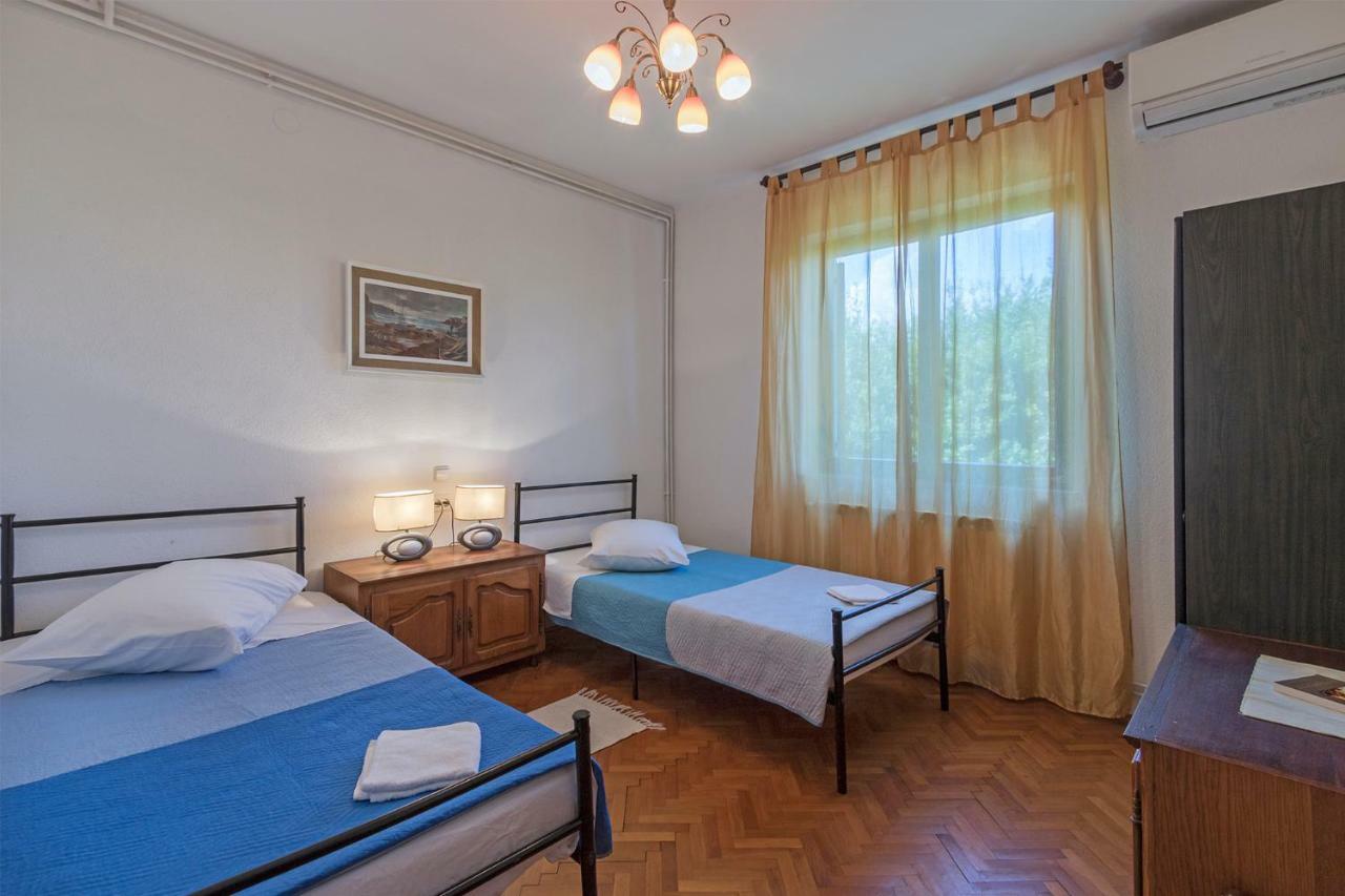 Vila Lokvanj Ližnjan Exteriör bild