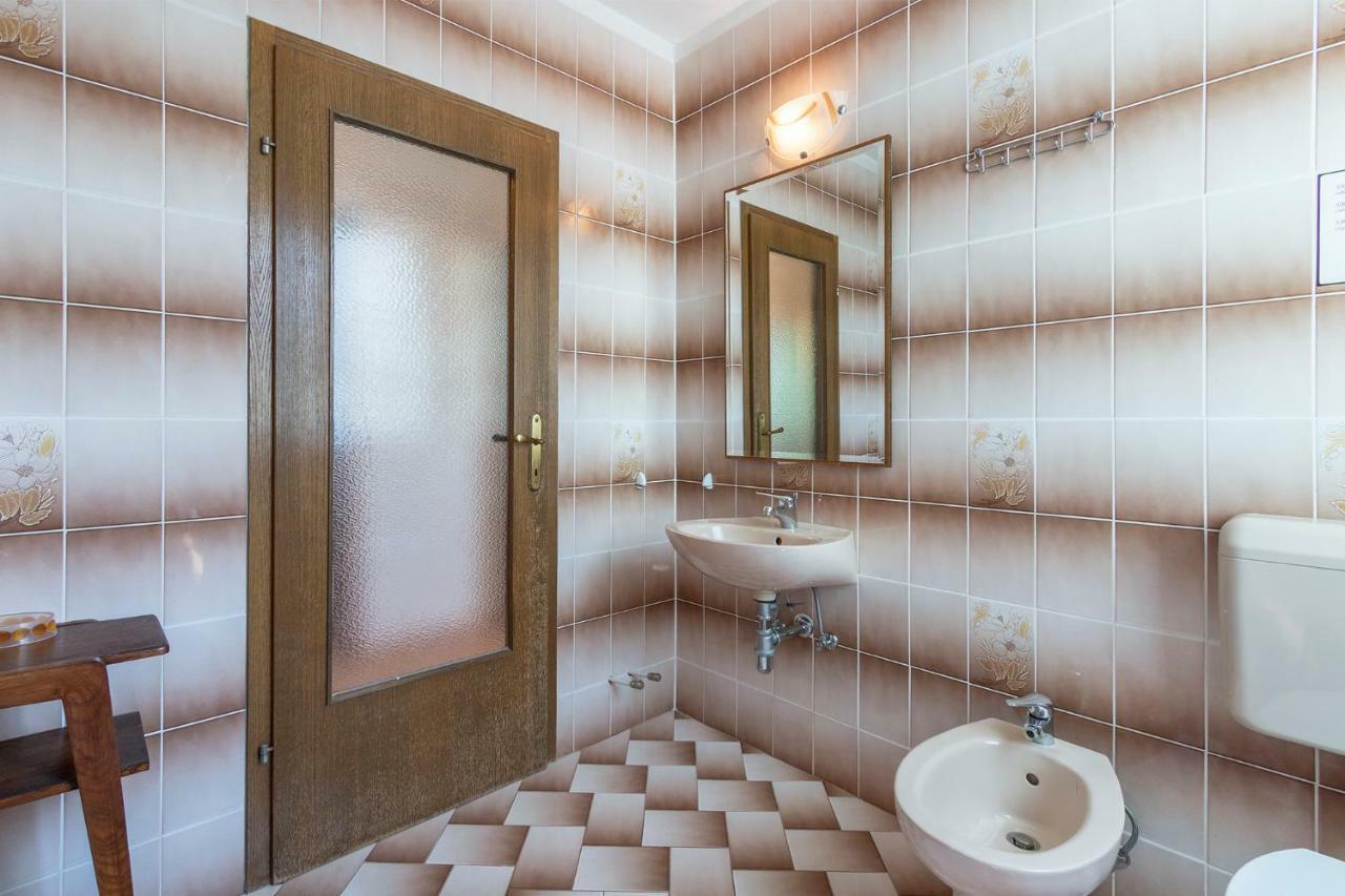 Vila Lokvanj Ližnjan Exteriör bild