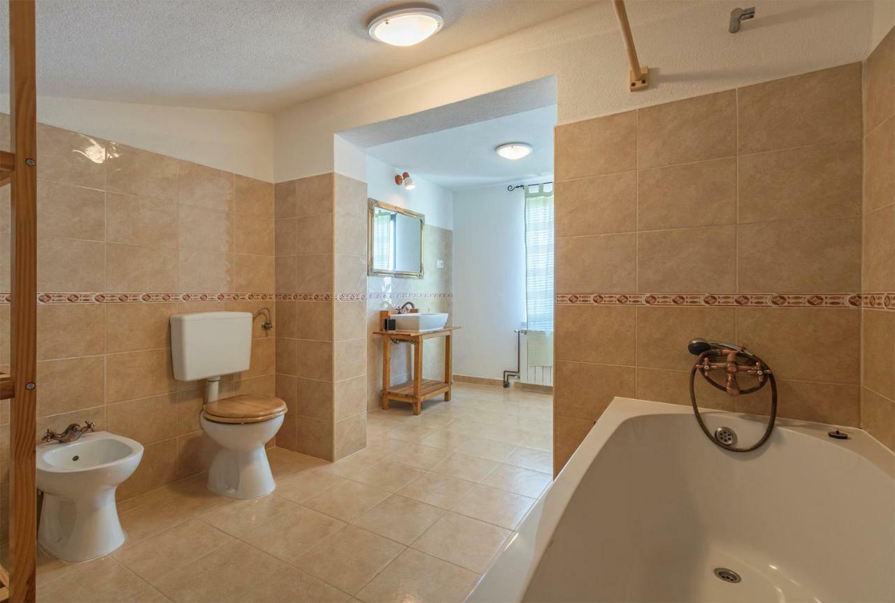 Vila Lokvanj Ližnjan Exteriör bild